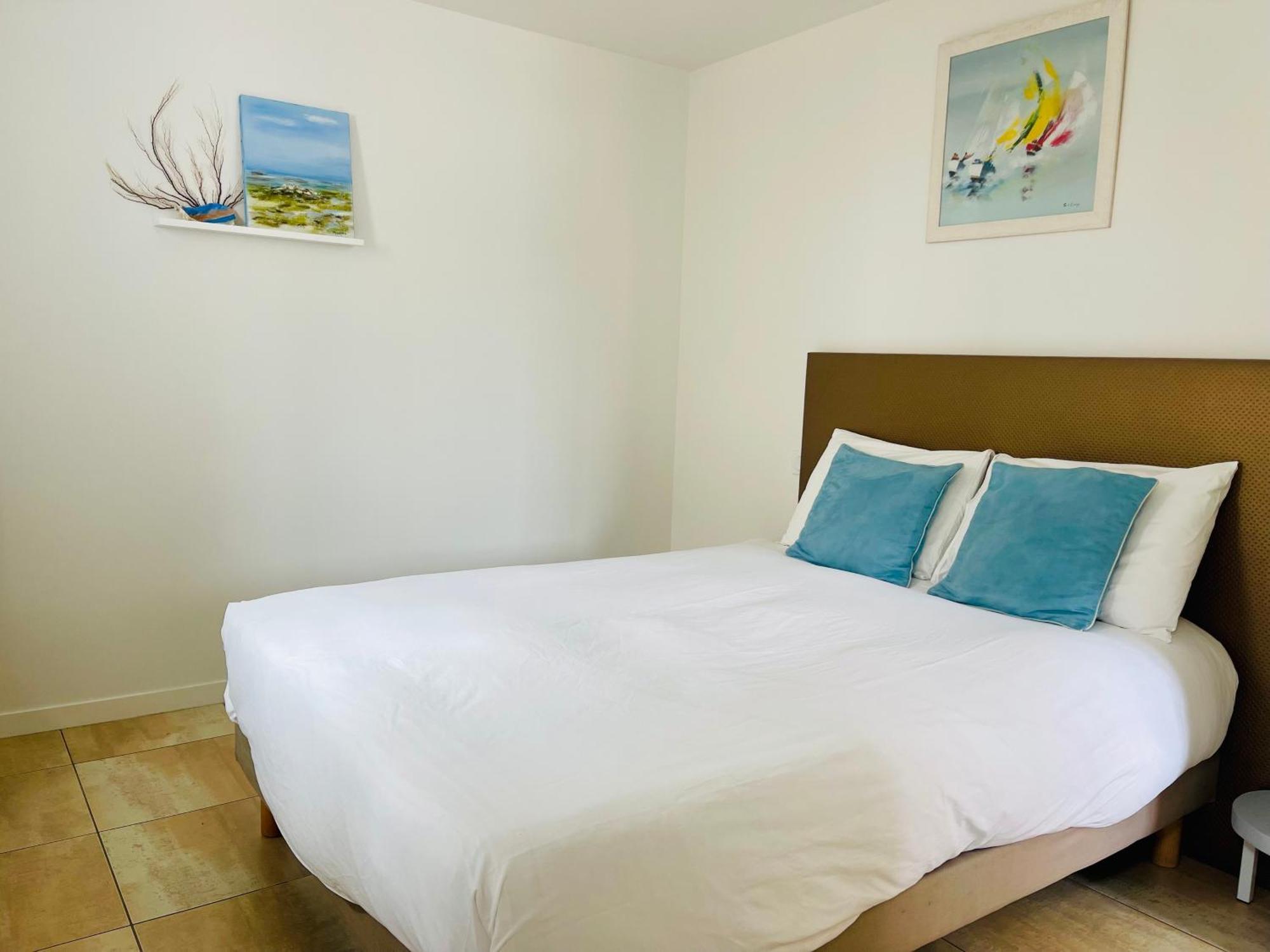 Clos Des Aigrettes -6 Gites De Charme Et Confort A 30M Du Port De La Cotiniere Room photo