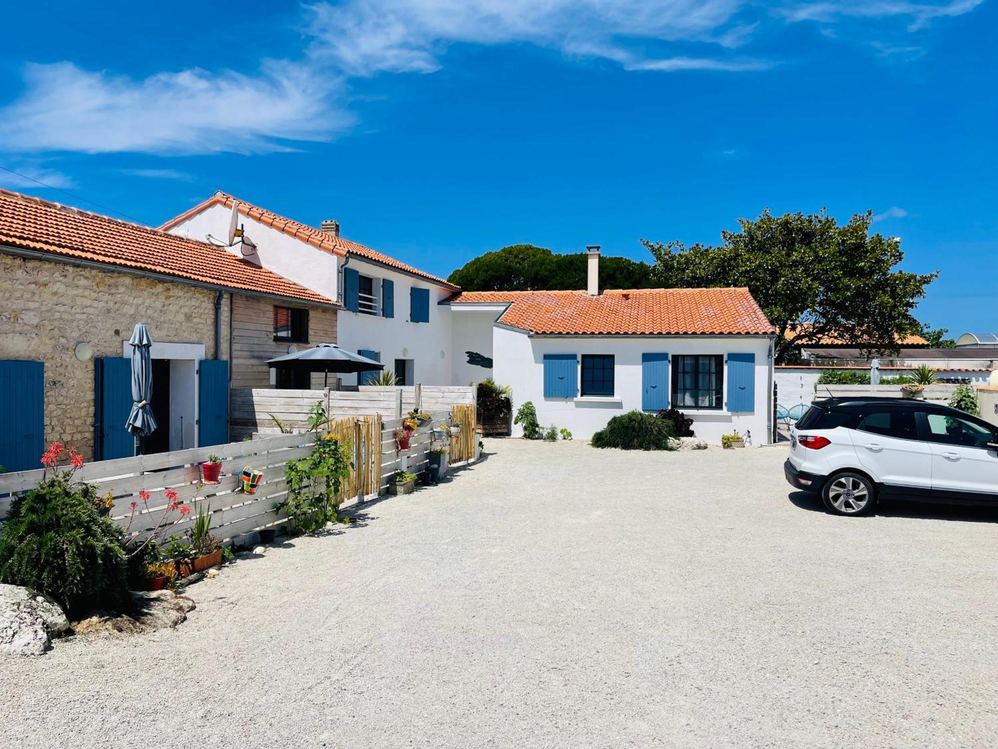 Clos Des Aigrettes -6 Gites De Charme Et Confort A 30M Du Port De La Cotiniere Exterior photo